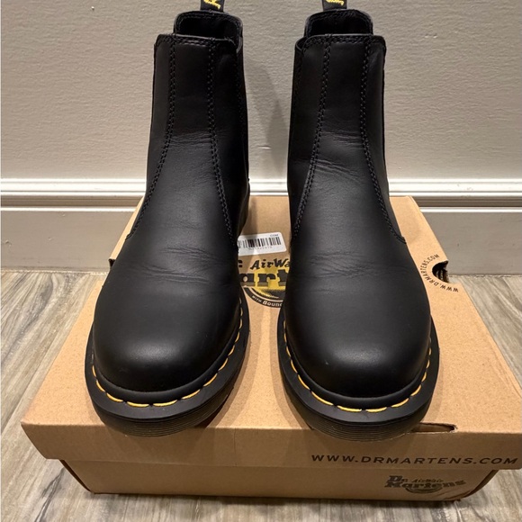 Dr. Martens 2976 Chelsea Boots 🥾 - Picture 9 of 15
